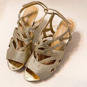Naturalizer Heels, Size 9, Gold sparkle